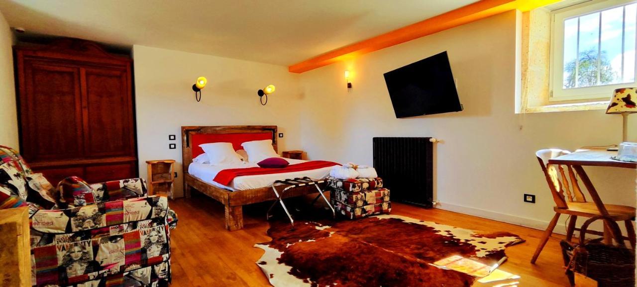 Logis Hotels Domaine Du Chatelard Dirac Exterior photo