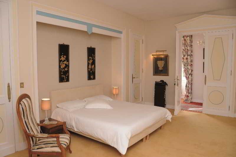 Logis Hotels Domaine Du Chatelard Dirac Exterior photo