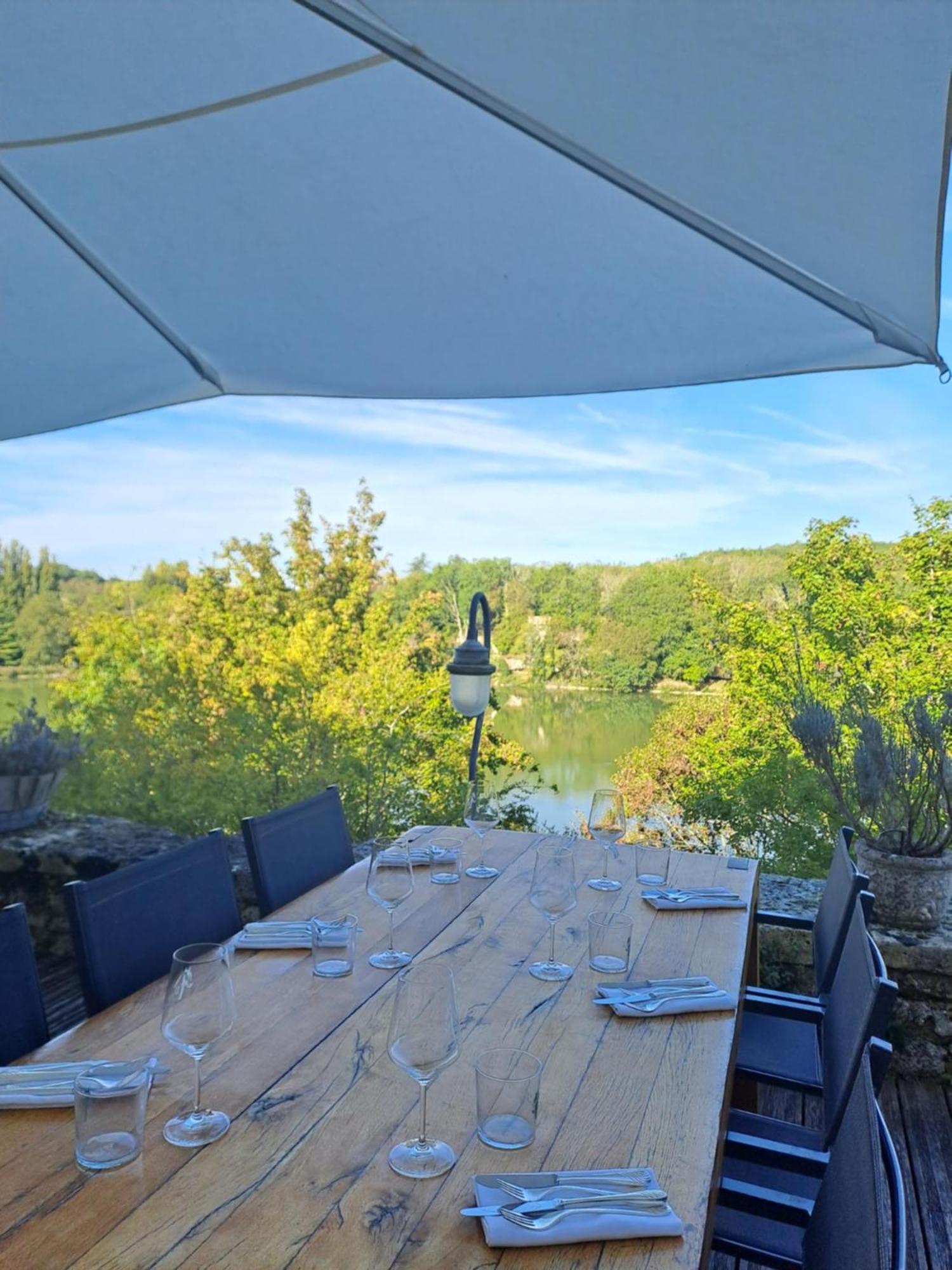 Logis Hotels Domaine Du Chatelard Dirac Exterior photo
